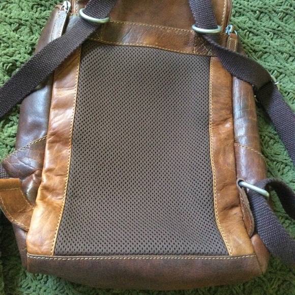 • MOVING LAST CHANCE 7/31/2024 • Jack Georges brown leather convertible backpack - Picture 3 of 6